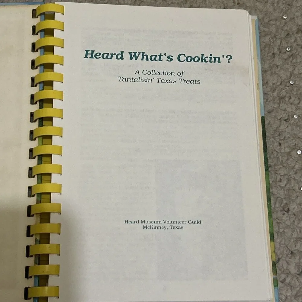 Heard‎ Museum Volunteer Guild McKinney Texas 1997 Cookbook